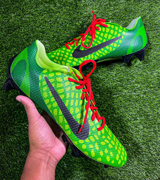 Inspired by Kobe 6 Grinch Cleat